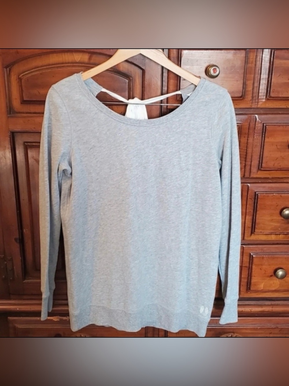Victoria’s Secret Open Back Long Sleeve Gray Shirt/Sweatshirt Medium